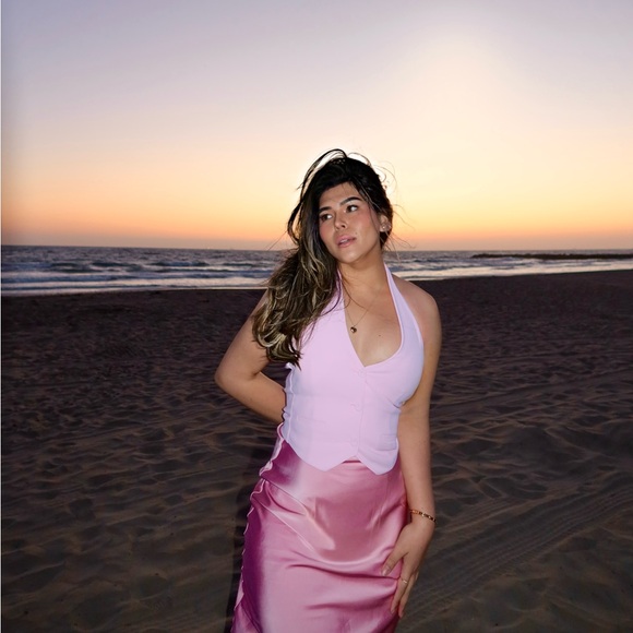 Meet your Posher, Elle - Picture 2 of 8